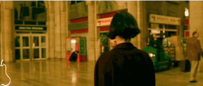 怎样拍内心活动：用大物件阻挡角色前进方向表现放弃抉择